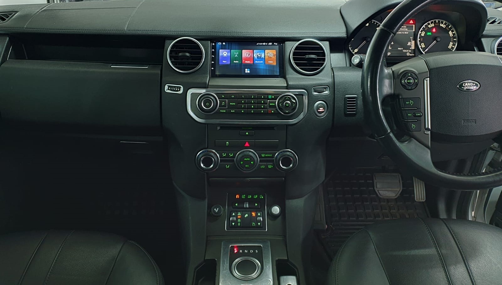Land Rover Discovery 4 Android Apple Car Play InDash Navigation Multimedia - Image 6