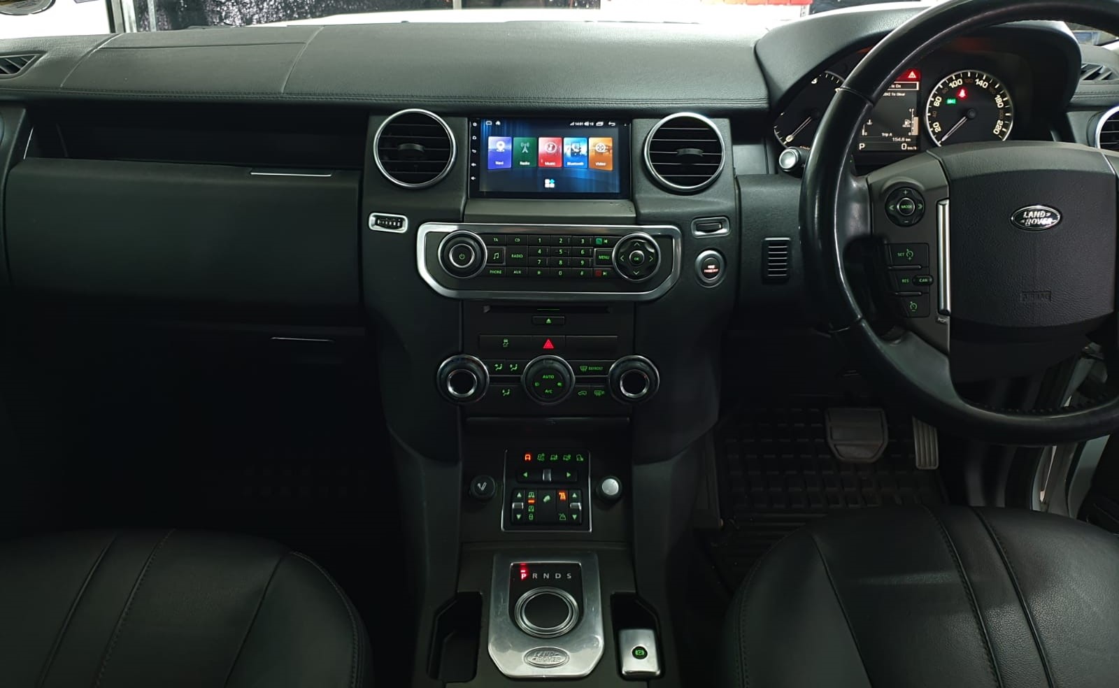 Land Rover Discovery 4 Android Apple Car Play InDash Navigation Multimedia - Image 7