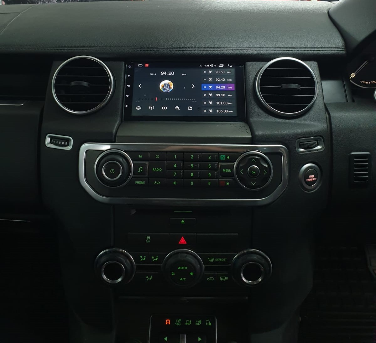 Land Rover Discovery 4 Android Apple Car Play InDash Navigation Multimedia - Image 9