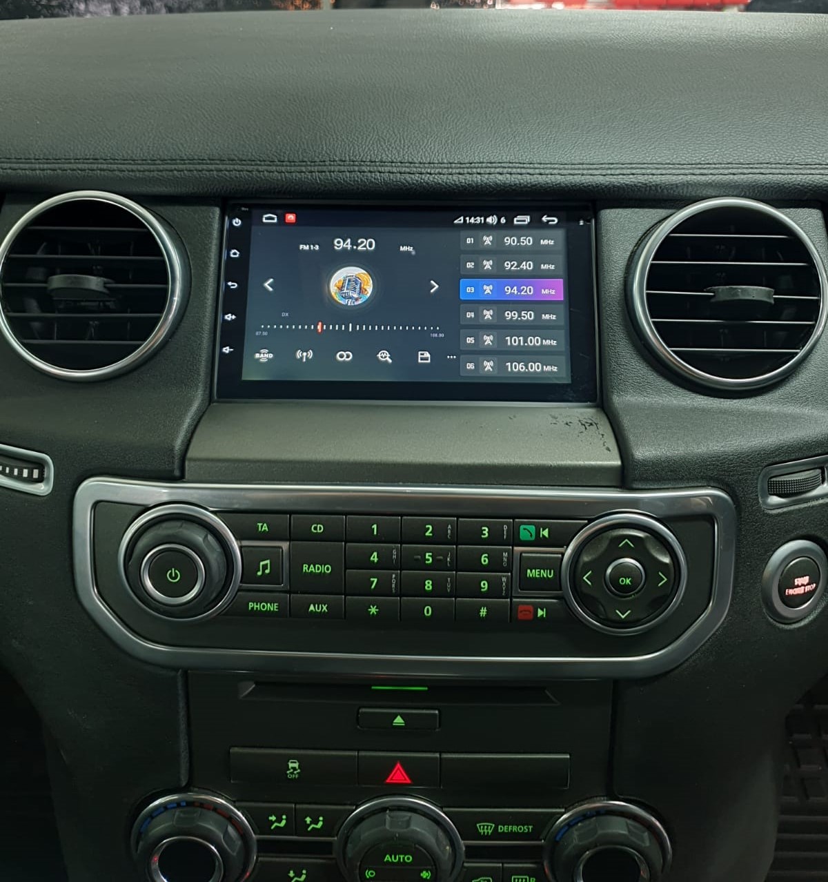 Land Rover Discovery 4 Android Apple Car Play InDash Navigation Multimedia - Image 15