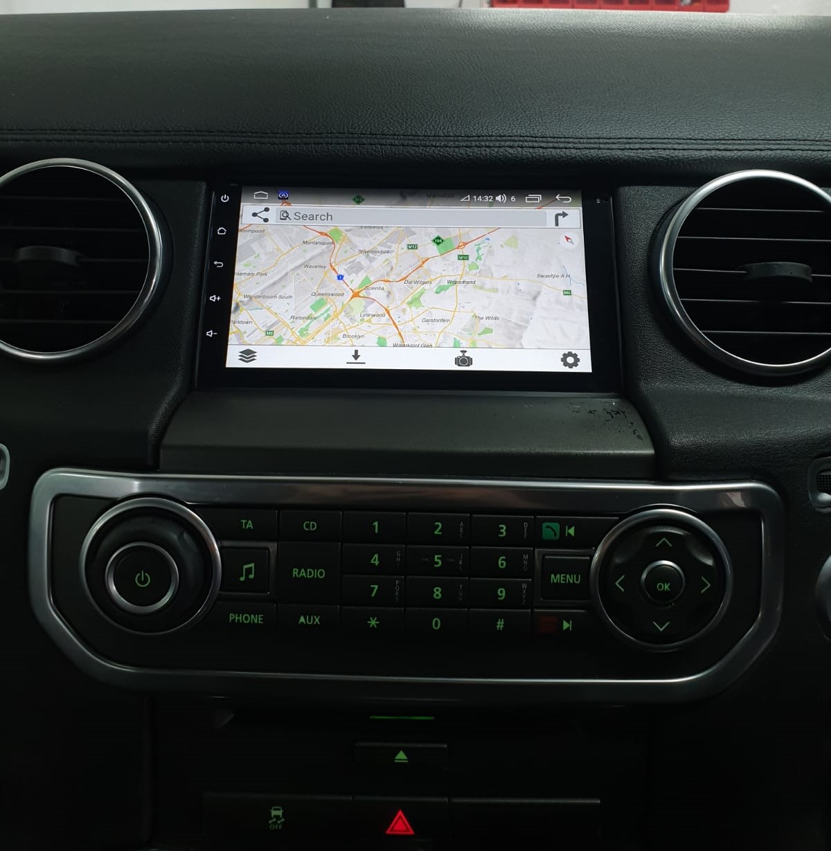 Land Rover Discovery 4 Android Apple Car Play InDash Navigation Multimedia - Image 16