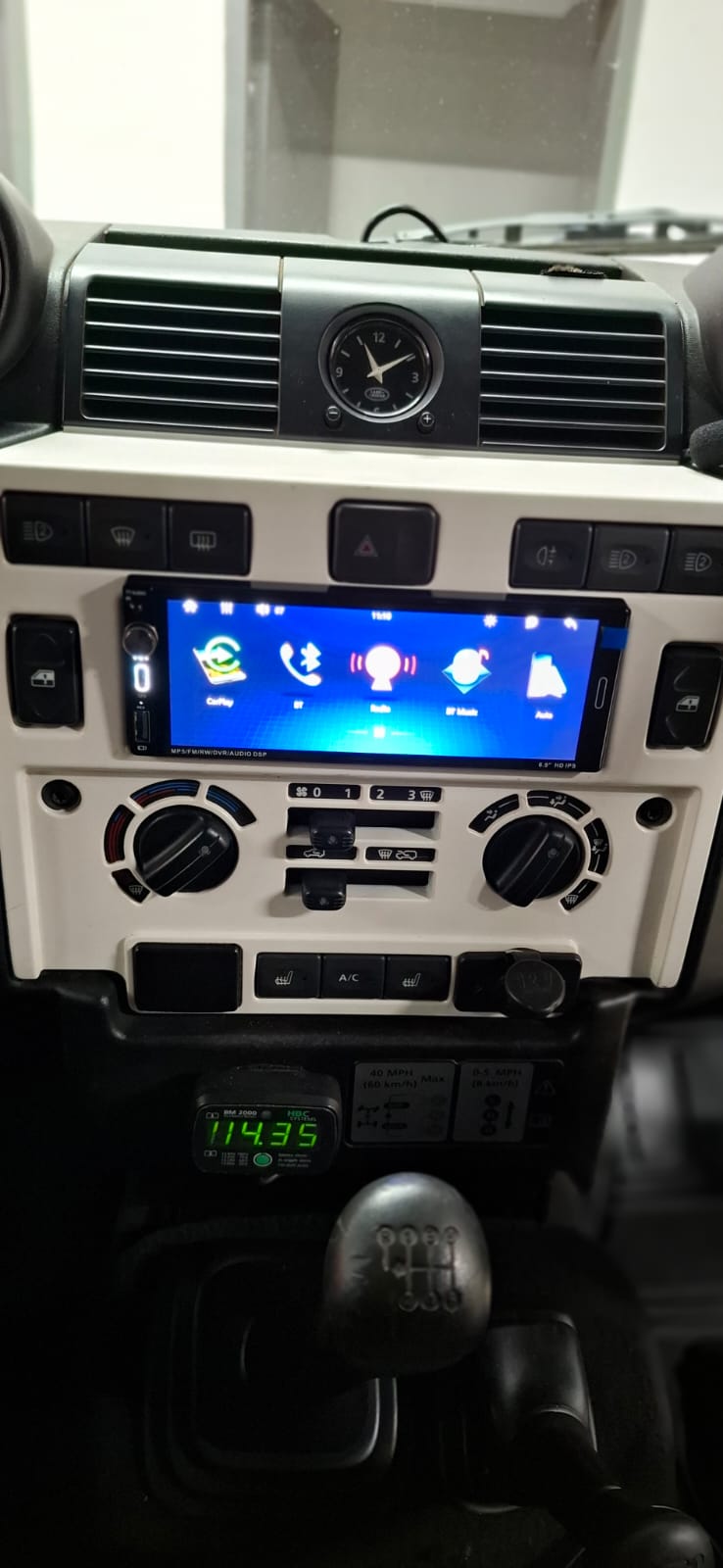 Land Rover Defender 90